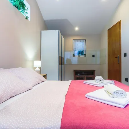 Lena Apartment *