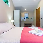 Lena Apartmán *